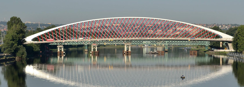 I traced the other set in red on another layer.