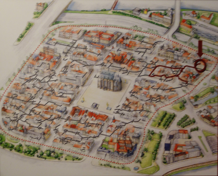 The heavy lines presumably indicate the route of our tour, but the other lines show how extensive the tunnel network is in the blocks surrounding Republci Square.