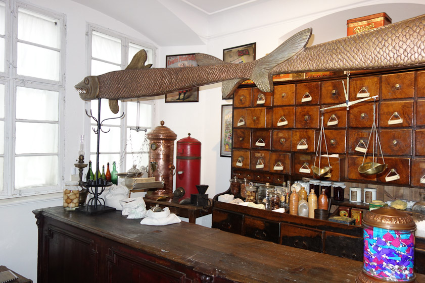 The museum has period rooms and this period tobacco shop. In those days tobacco was just one of the fancy imports sold in such shops, whose symbol was a fish..
