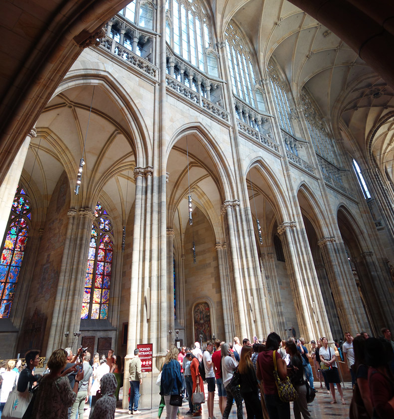 A mosaic of two photos covers floor to vault in the nave. The height of St. Vitus (33 m) is impressive.