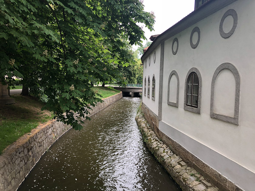 A small stream runs past Rabenstein Tower and around the old center of town.