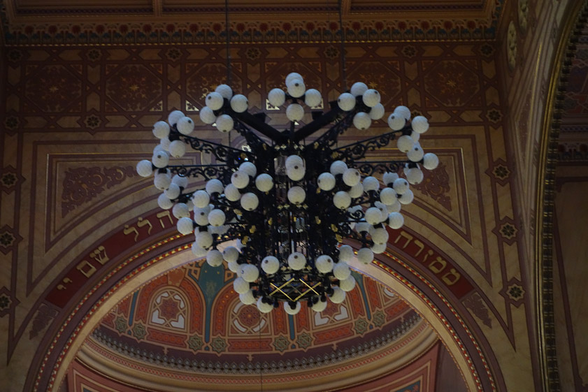 Light fixture