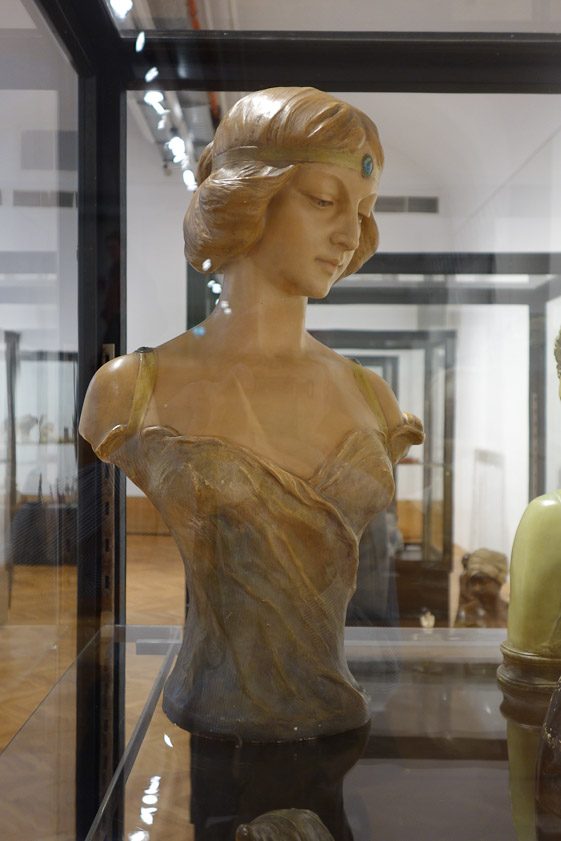 I expected more on ceramics at the MAK, but all I found was a very small exhibit (6-8 display cases) of statues made by the Goldscheider Company 188-1938. This was mad 1903.