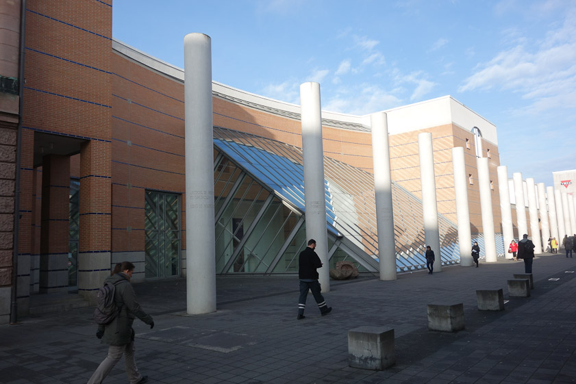 The new extension of the Germanisches Museum is separated from the older main building by a row of concrete pillars symbolizing the Rights of Man.
