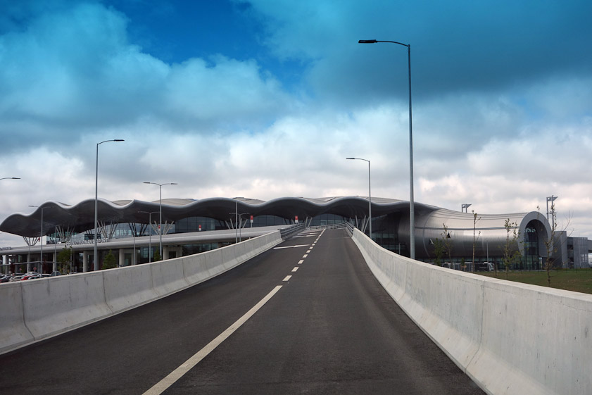This new Zagreb airport was inaugurated in March 2017. It was designed by Neidhardt architects of Zagreb on a subcontract to ZAIC (Aeroports de Paris), which built and manages the airport.