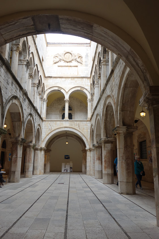 The Sponza Palace, at the east end of the Stradun, now houses the city archives. It was built 1516-22. It takes its name from a large nearby cistern, the municipal water supply before the acqueduct.