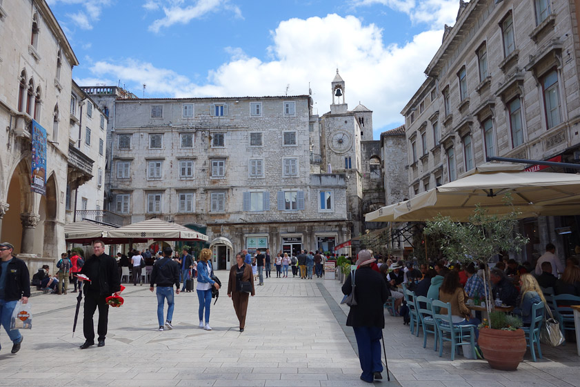 Narodni trg, the square outside the west gate of the Palace, with Town Hall on the left in this picture.