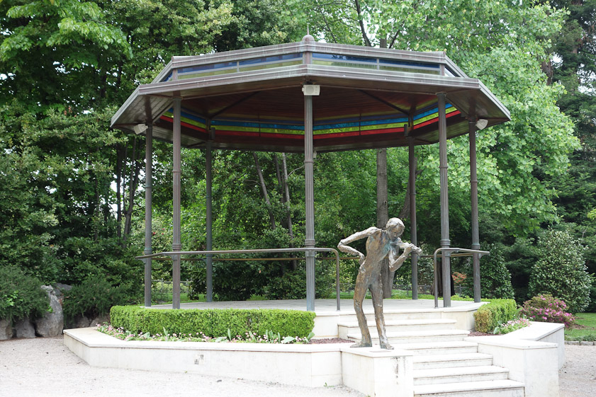 As well as swimming and boating and social events, Villa Angiolina losted musical events, indoors and outdors in this bandstang.