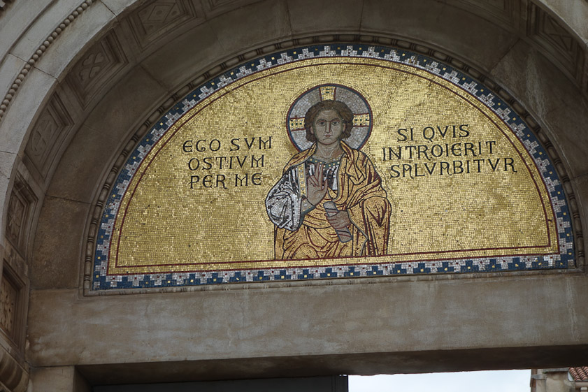 The wall mosaics were executed by Byzantian masters and the floor mosaics by local experts.