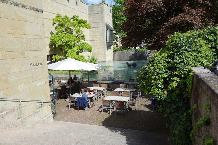 We were fatigued, and only used the attractive garden cafe at the Neue Pinakothek.
