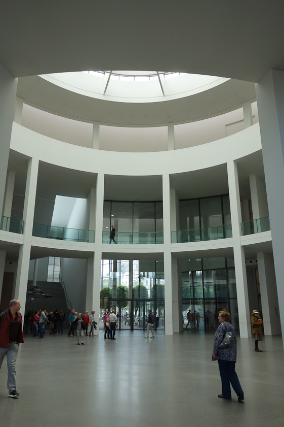 Central hall of der Moderne.