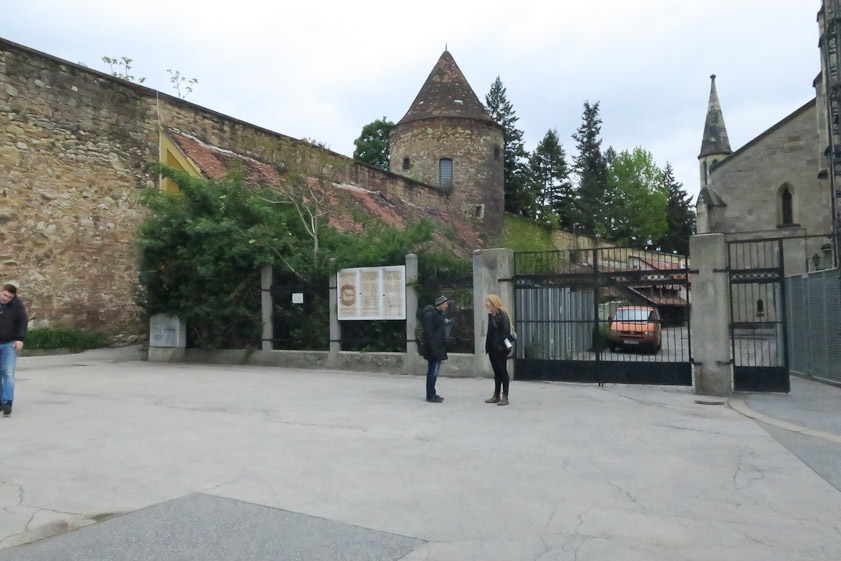 The north part of the fortified wall on the left and the cathedral on the right.