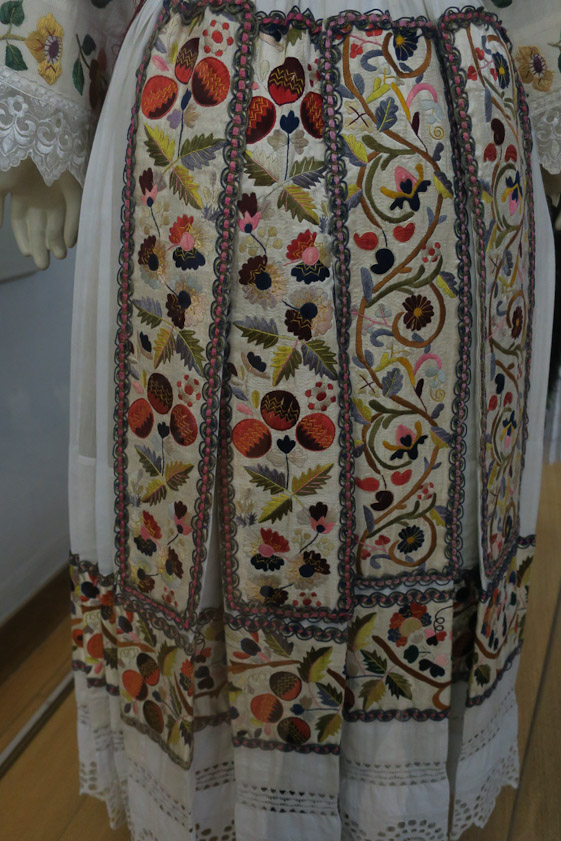 Festive clothes of a young married woman from Lovan, Vukovar, 1st half of 20c.
