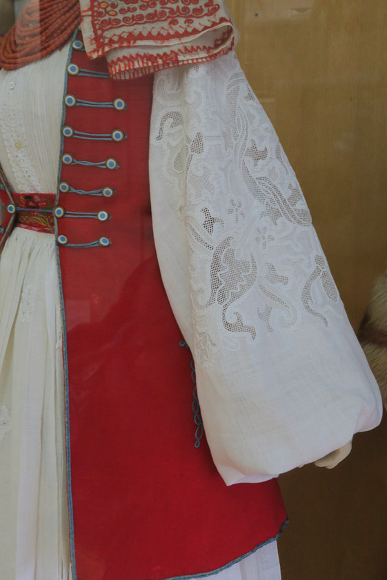 Festive clothes of a woman from Sunjska Greda, start of 20c.