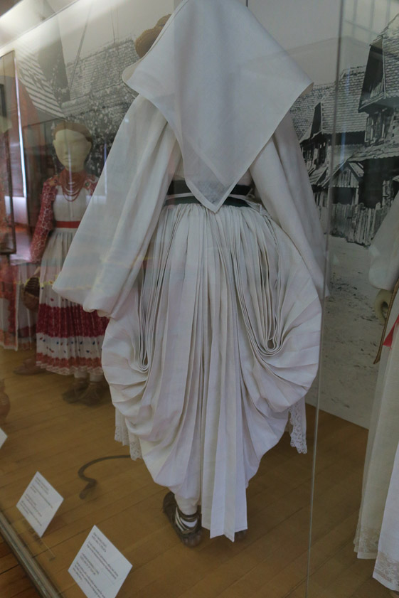 Working clothes of a woman from Gušće, end 19c. Feet were protected by rectangular pieces of linen called obojci.