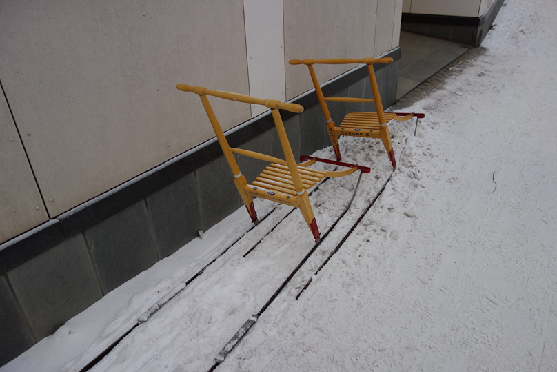 We saw these little sleds in Honningsvåg for the first time. You can use them to carry a kid or packages or just to steady you on the snow and ice.