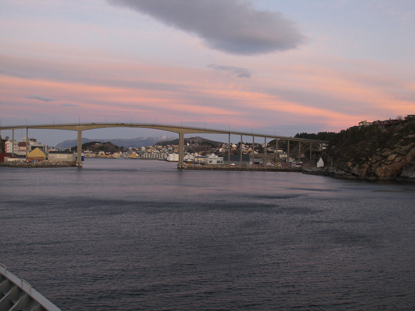 Approaching Kristiansund at 4:12. A photo by Mariana.