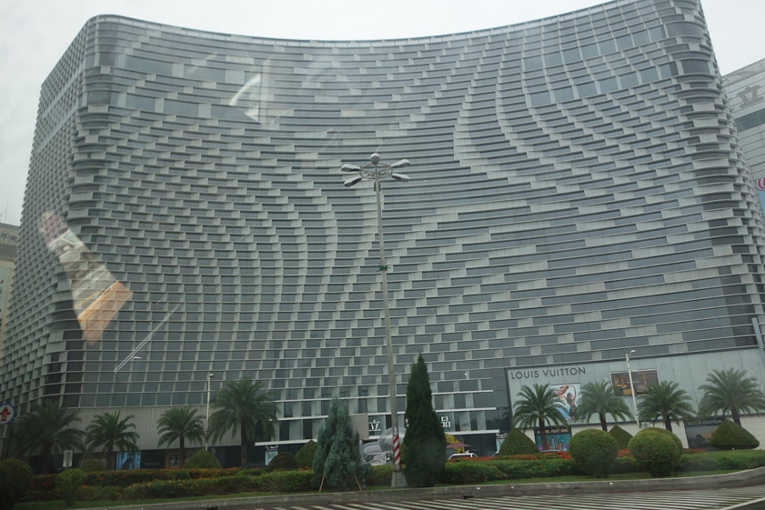 The surface of the Talee Department Store in Kaohsiung is spectacular