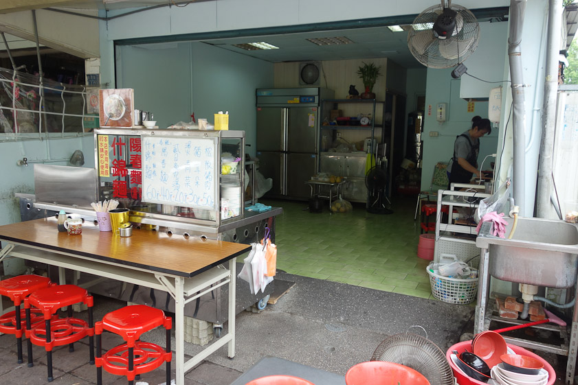 We'd been looking for lunch since leaving the Dragon and Tiger Pagodas, but in November most tourist services were closed. We found this sidewalk soup restaurant across the street from Xuanwu.