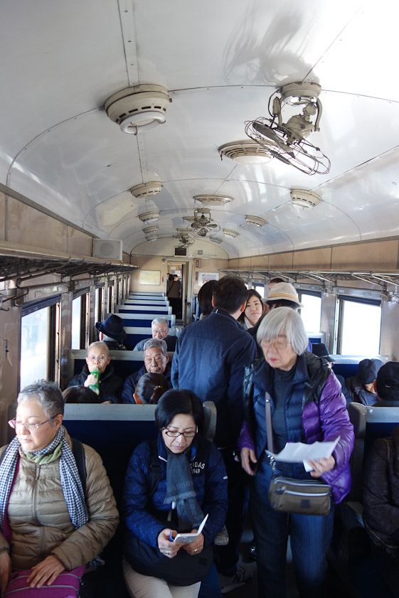 A railfan web page identified this Main Line car as an Ohafu 33 or 35, made in the 1930s.