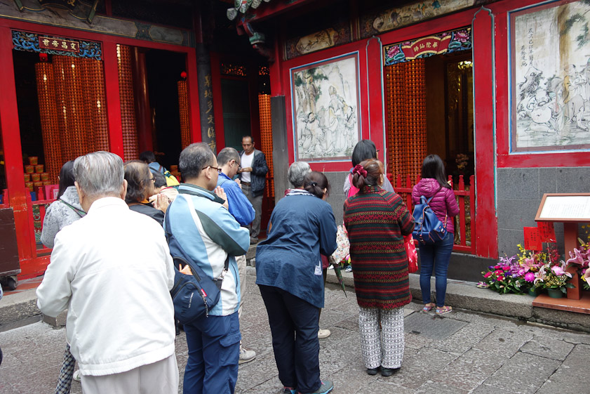 A particulary popular shrine.