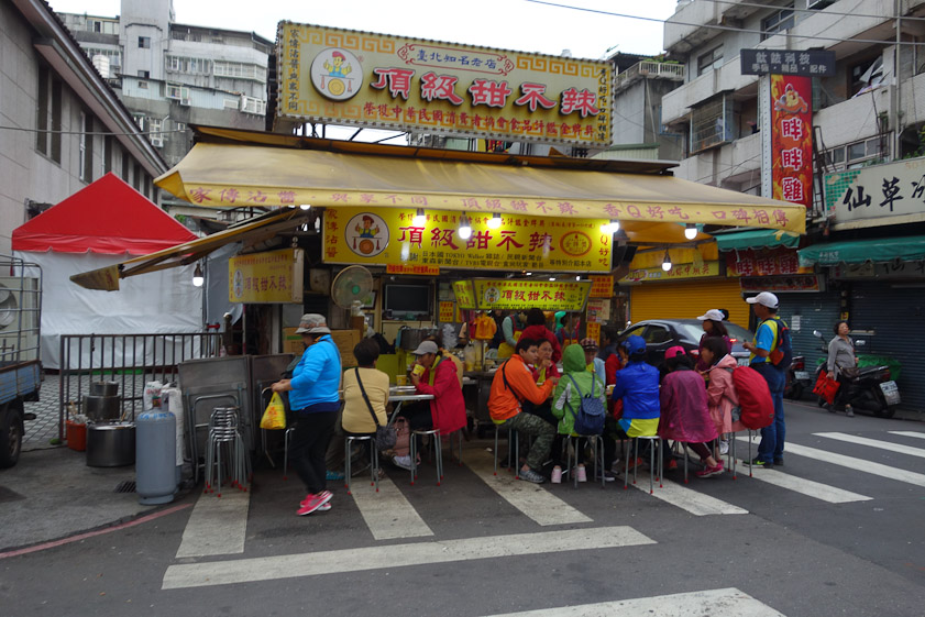 It was lunchtime as we walked west from Longshan Temple.