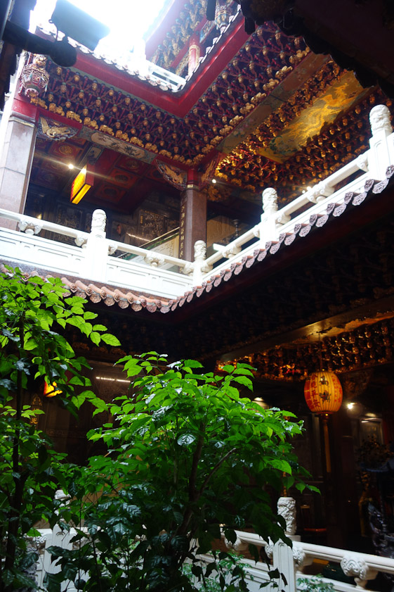 The interior court at Qingshang.