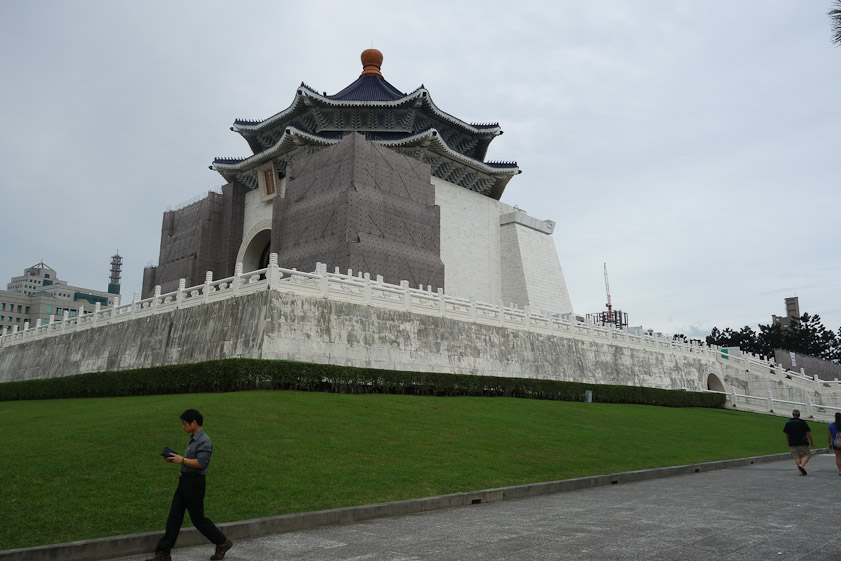 Before and after cleaning. That wall could be scrubbed, too.