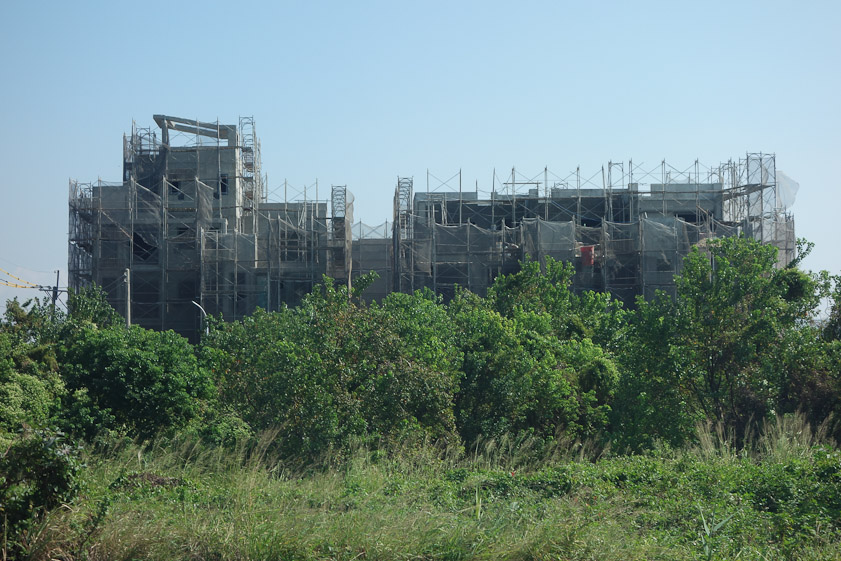 A failed building project on the way to the port Taichung.