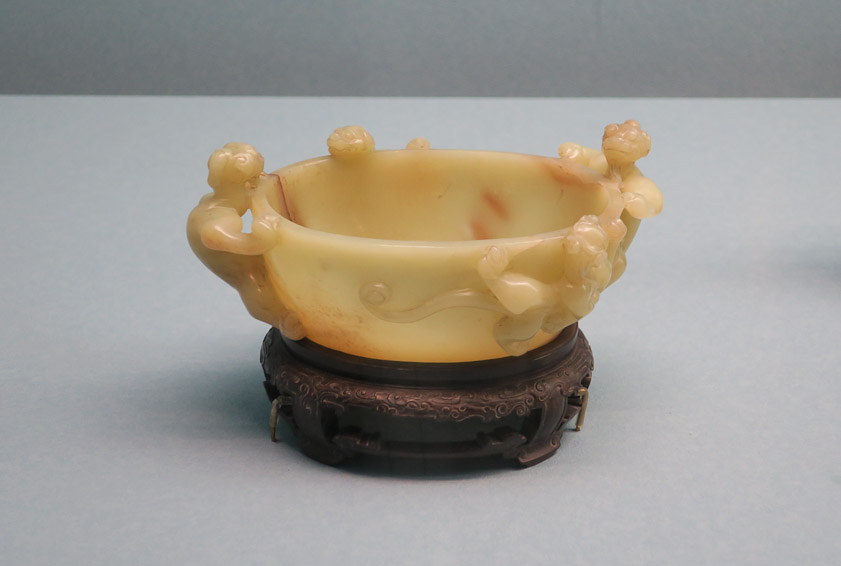 Qing dynasty (Qianlong reign) brush wash dish of yellow jade