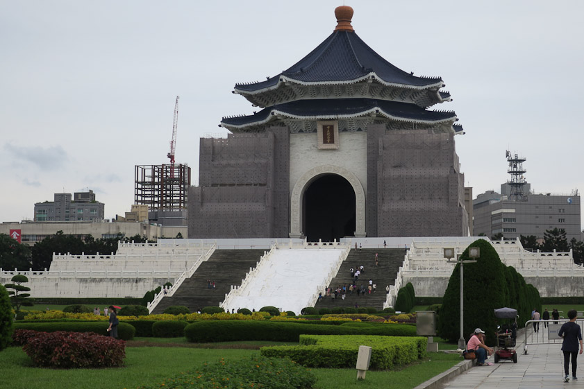 We did not climb the 89 steps to commemorate Chiang Kai-Shek's age when he died.