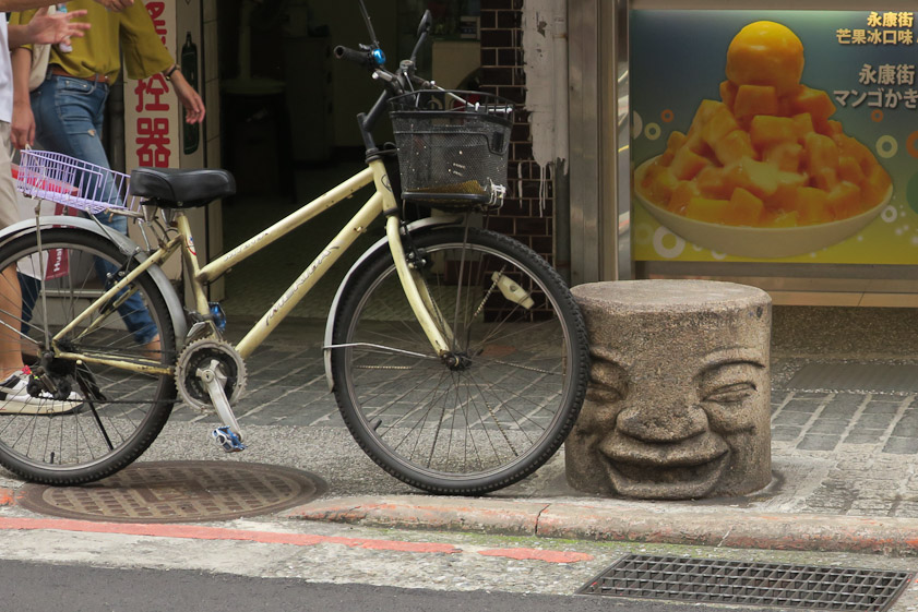 A very good-tempered bollard. I wouldn't be so amused if a bike hit me in the eye.