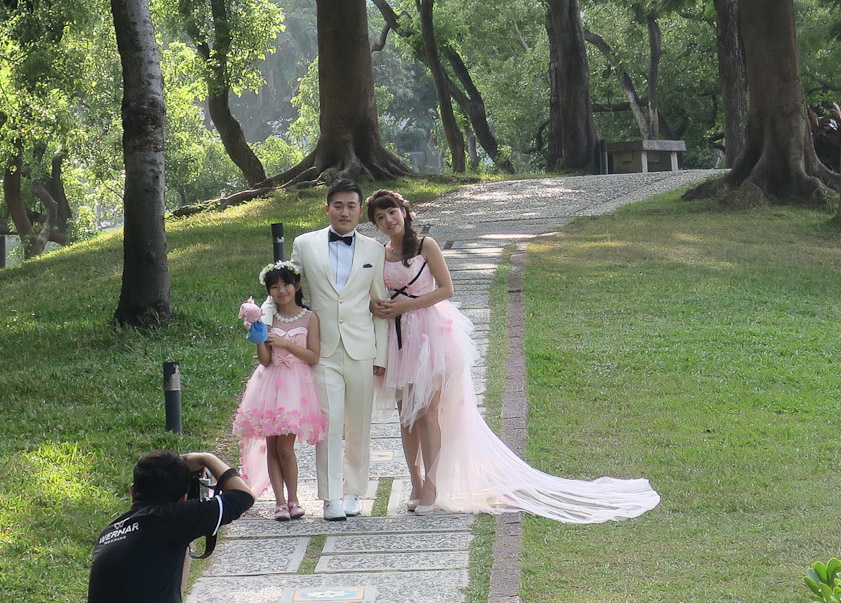 Wedding photography in front of the art museum.