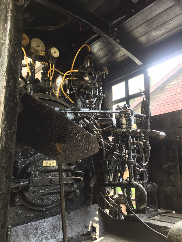None of the grades on the current Jiji Line require the traction of a Shay, so #22 probably ran on steep, temporary rail laid while lumber was being taken out of mountain forests. The Alishan Railway owned 20 Shays made by  Lima.