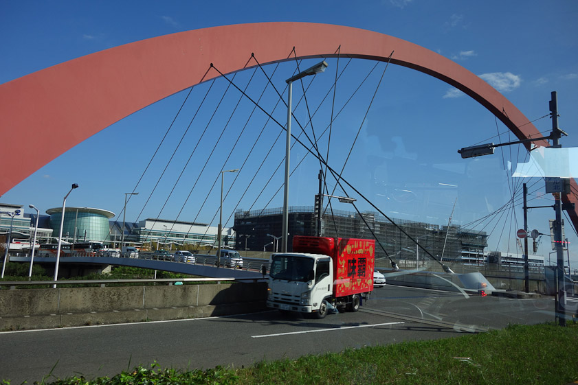Some of these cables are to hold the arch in place and some are supports to hold the roadbed up.