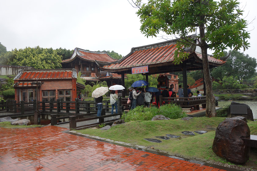 We saw the site on a rainy day, but there were many families visiting for some event.