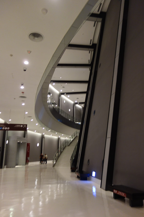 We headed to the gallery about teawares.