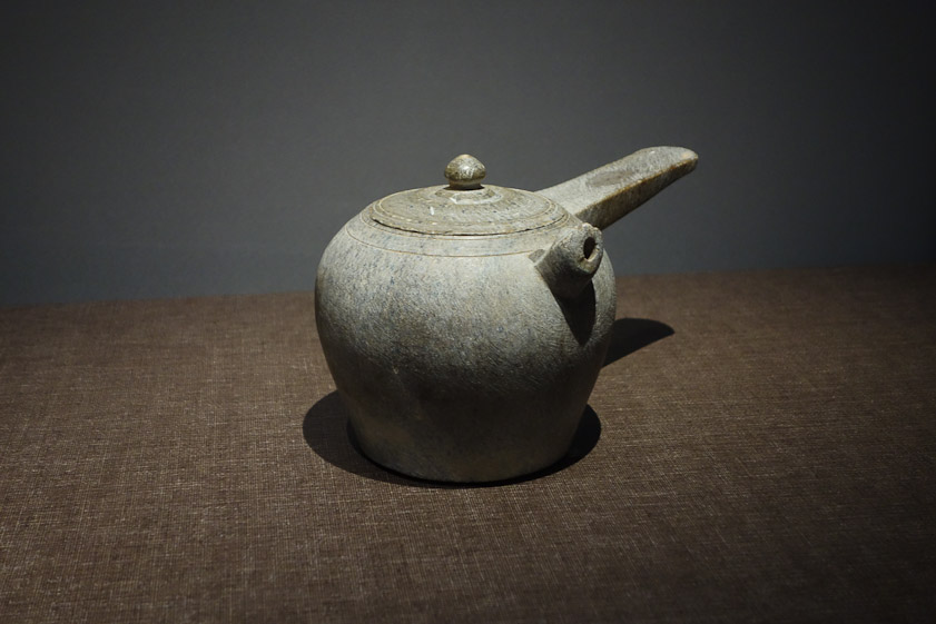 Stone tea ewer with single handle. Tang Dynasty (618-901).