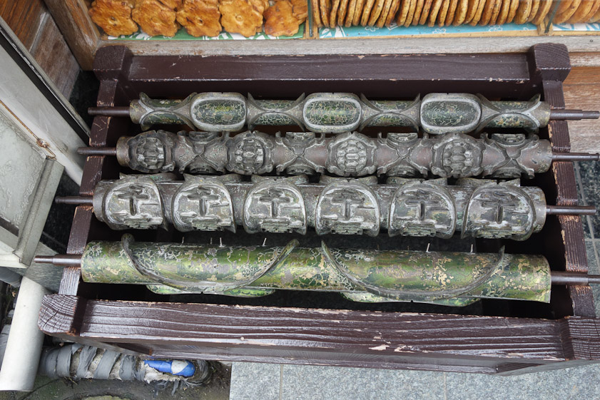 This shop uses these rollers to roll out fancy cookies.