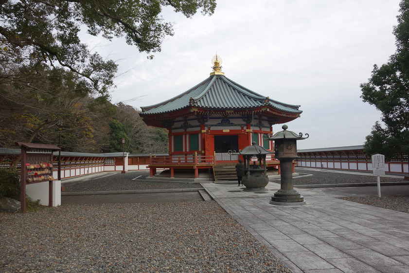 This is Shotoku-taishi-do Hall, built in 1992 (26 years ago).
