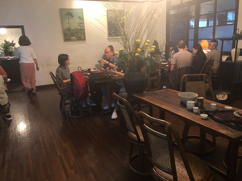 The front room at Wistaria tea room.