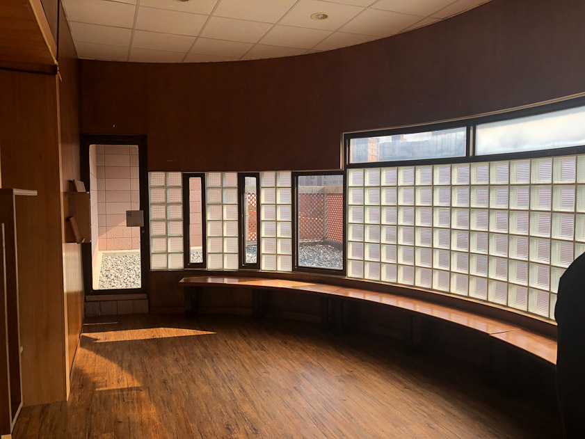 Interesting room adjoing the Su exhibition.