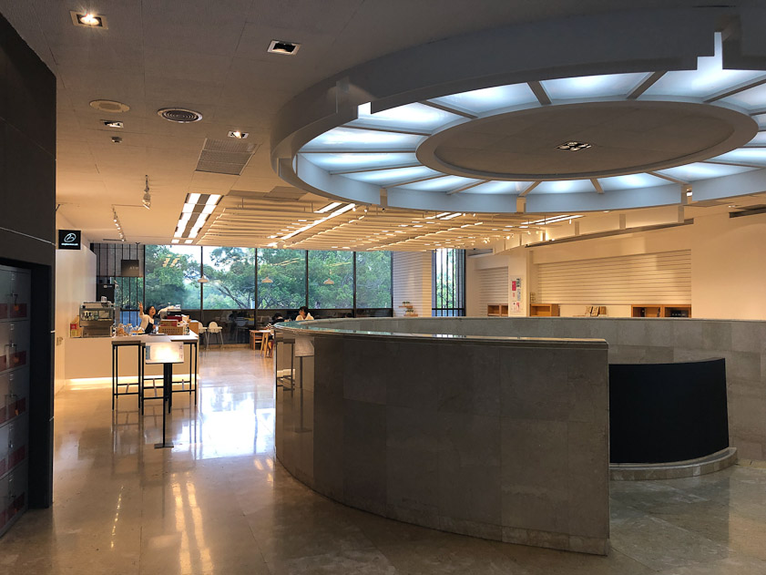 The other end of the entrance lobby has a cafe and bookshop.