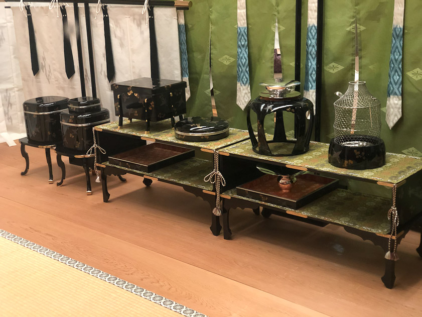 I have no clue what these furnishings do.