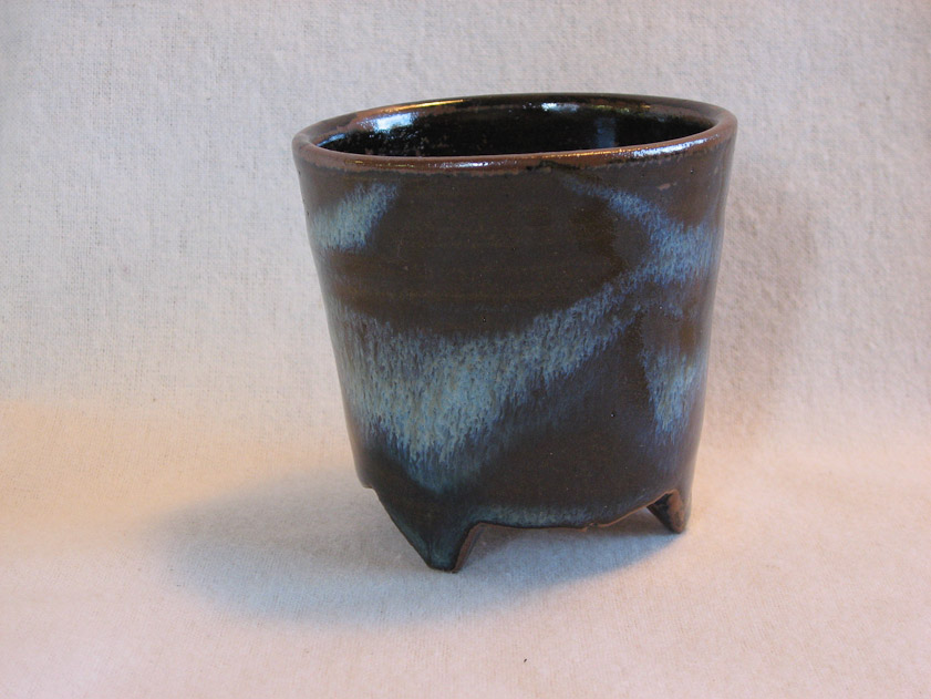 Three-footed cup we bought at the Fumotogama kiln.