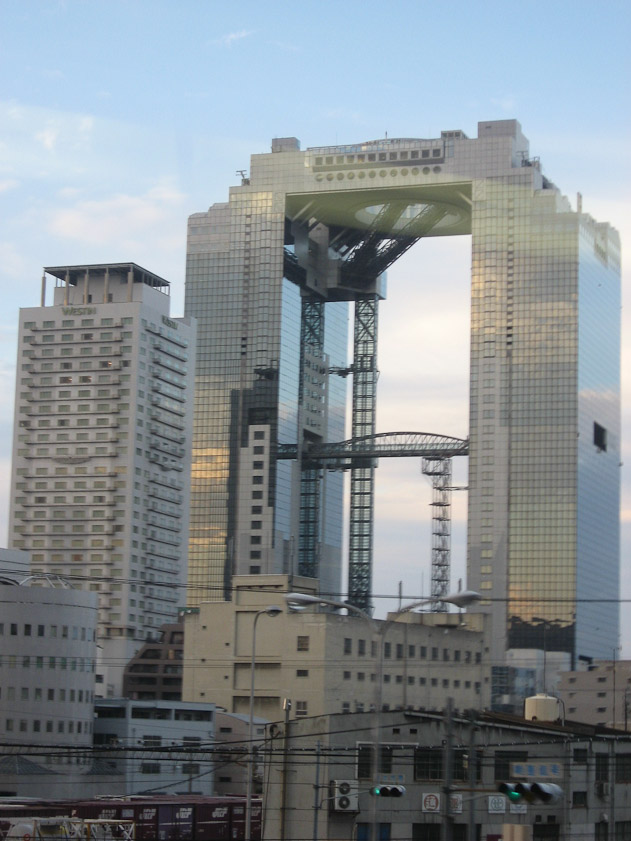 Back in Osaka we saw this strange skyscraper. It's the Umeda Sky Building.