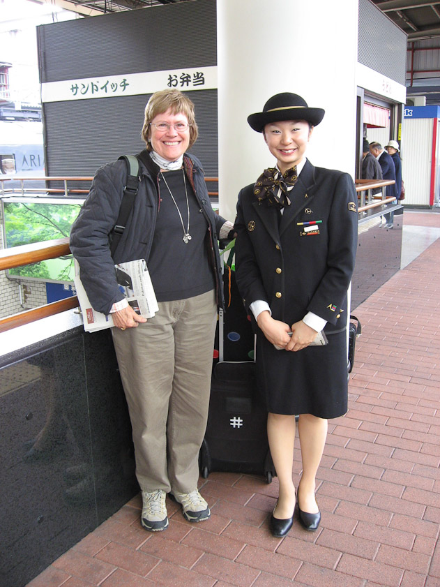 Japanese railway staff are classy.