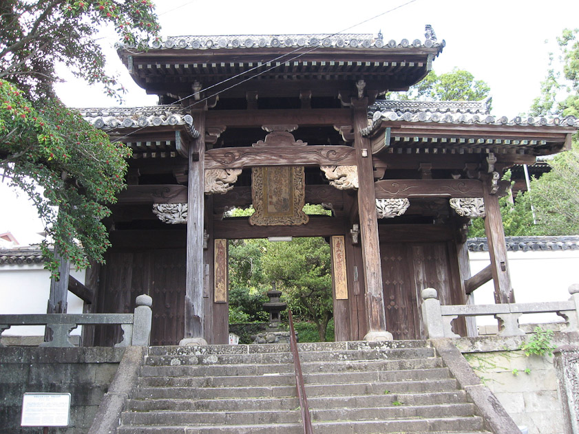 The entrance to Shofukuji. The temple was founded 1676 and this gate was completed in 1703. Visiting this, I realized that the atomic bomb had fallen considerably north of the hostoric district of Nagasaki.