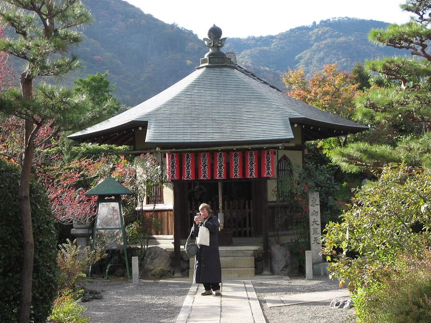 Tenryuji is in the Arashiyama section of Kyoto, with Arashiyama mountain to the southwest beyond the Katsura River.