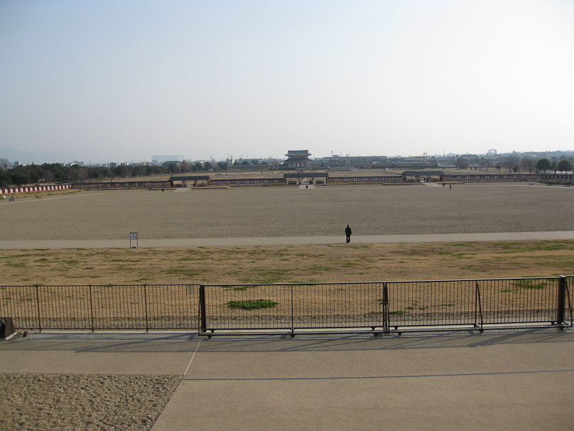 There appears to have been a lot of open space in the Heijo Palace: the Suzaku Gate is 750 meters south of the Audience Hall.
